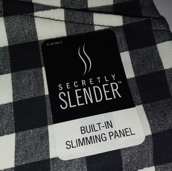 St. John's Bay black amd white checked pattern. - Picture 8 of 8